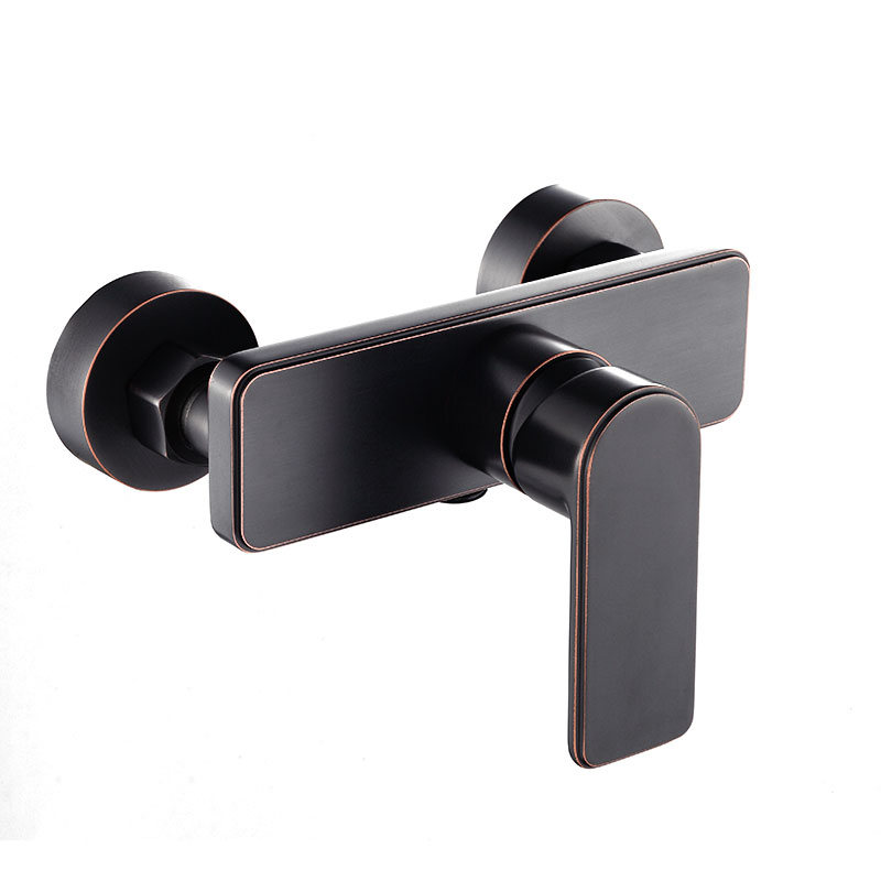 صنبور حوض الحمام الكلاسيكي الأسود