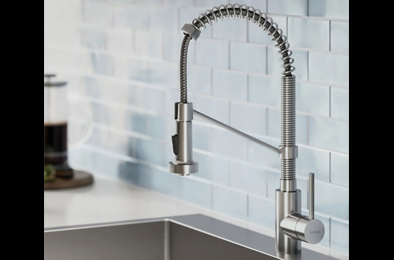 What are the important factors to pay attention to when choosing faucets?