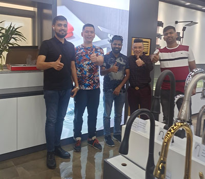 Clients Visit Wuhuang Factory